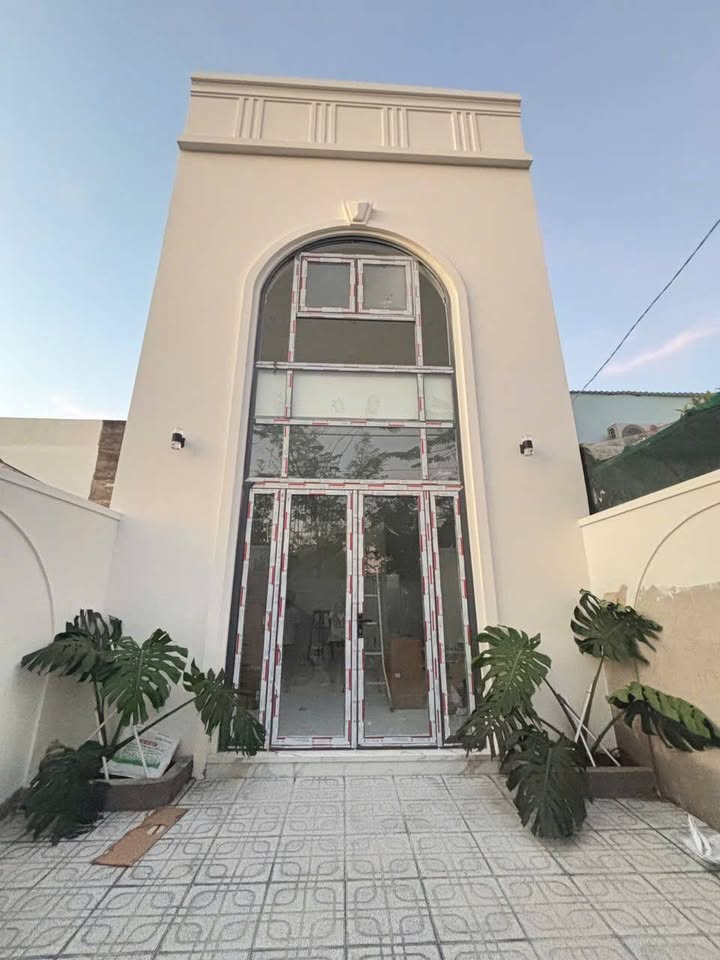 Nhà mới hoàn thiện Vĩnh Long 82m² giá 3.1 tỷ - Tiện ích đầy đủ, sẵn sàng vào ở!