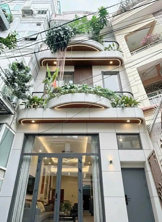 Nhà phố Lê Văn Sỹ, Quận 3, 60m² giá 11.2 tỷ - Dòng tiền 50 triệu/tháng!