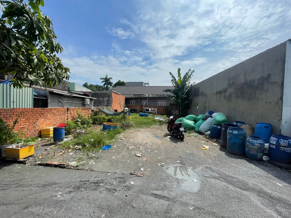 Đất nền Dĩ An 110m² giá 4.65 tỷ - Vị trí đắc địa gần Sân Vận Động!