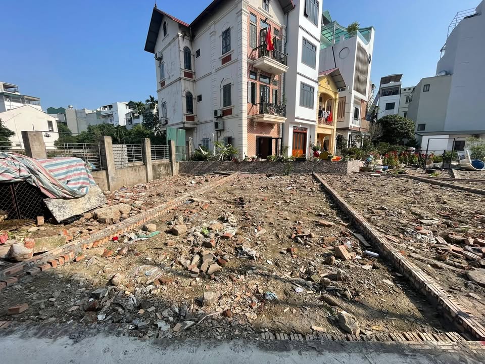 Bán nhà Ngọc Thụy Long Biên 50.4m² giá 8.5 tỷ - Sổ đỏ chính chủ, ô tô đỗ cửa!