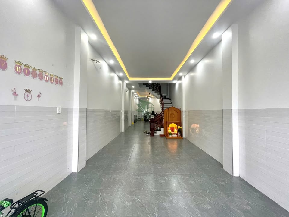 Nhà 4 tầng Vĩnh Hoà Nha Trang 80m² giá 23 triệu - Kinh doanh sầm uất!