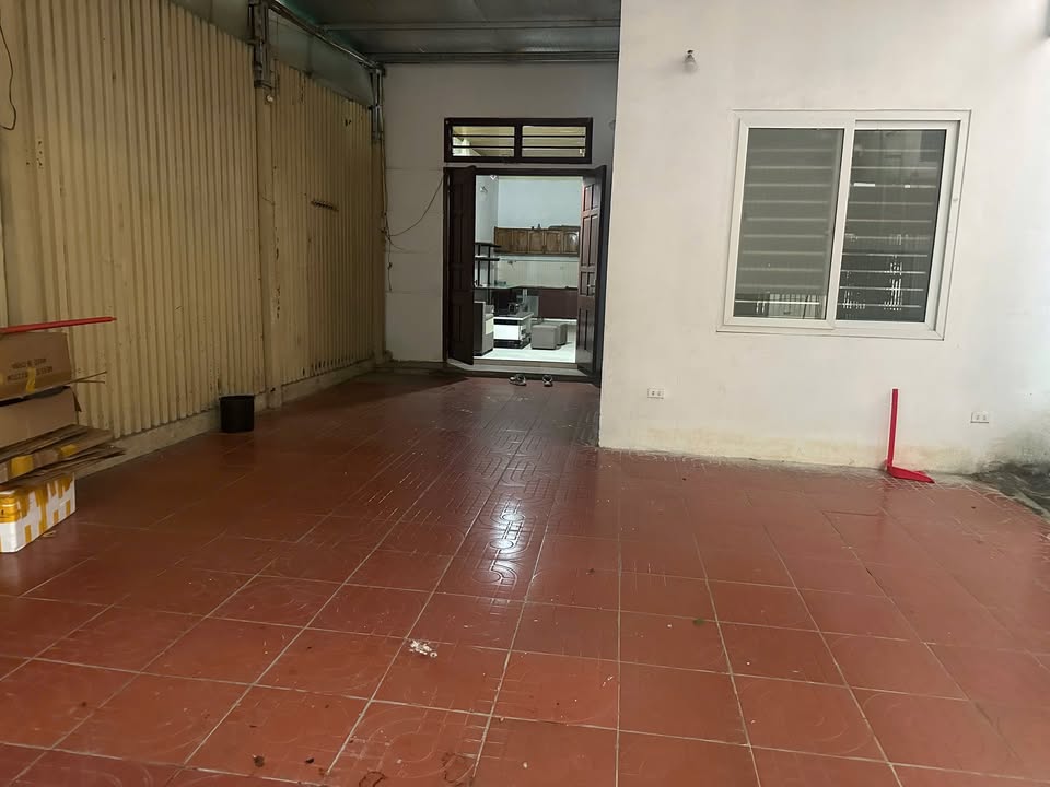 Nhà cho thuê đường Bùi Thị Xuân, Vinh 75m² giá 5.5 triệu - Không gian rộng rãi cho gia đình!