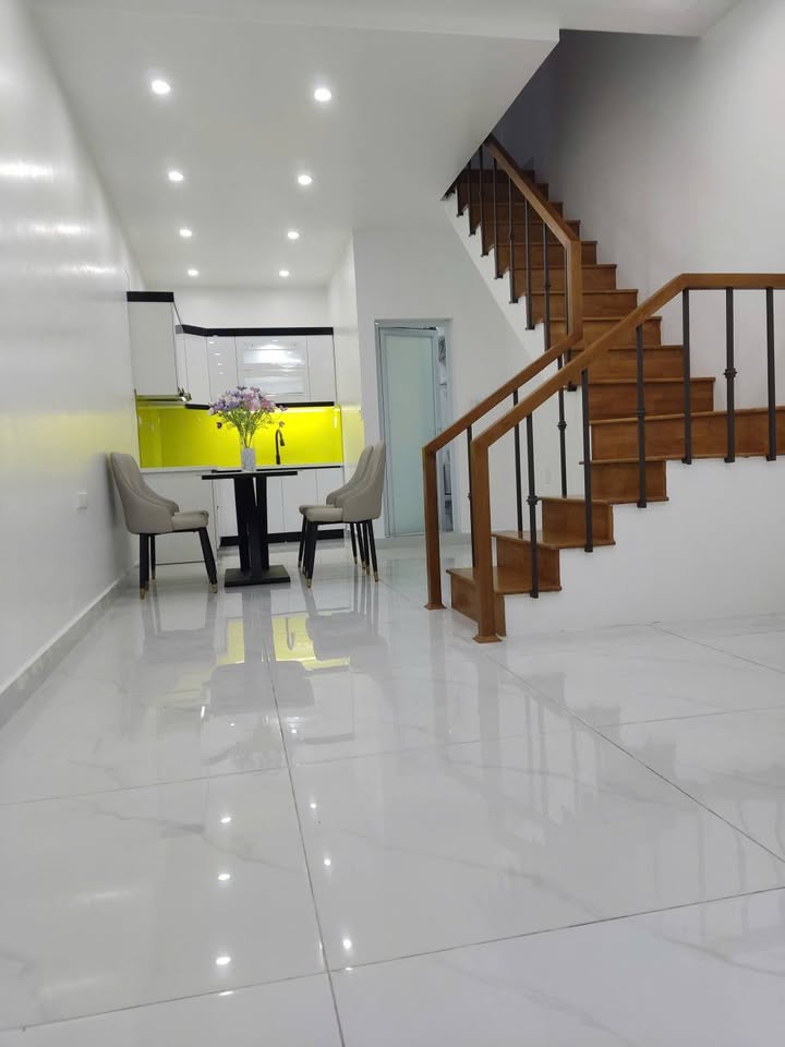 Nhà phố Lê Chân 32m² giá 2,08 tỷ - Vị trí trung tâm, tiện ích đầy đủ!