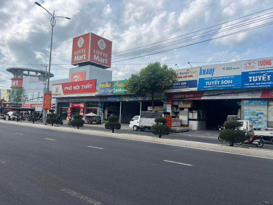 Kho mặt tiền đường 23/10 Nha Trang 1286m² giá 100 triệu/m² - Kinh doanh sinh lời ngay!