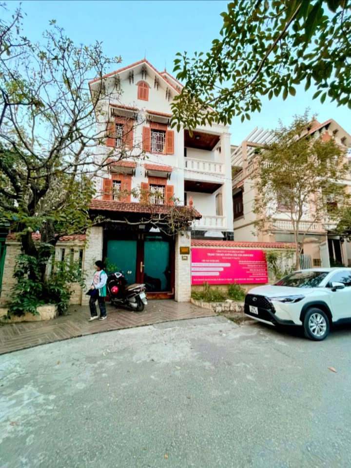 Biệt thự 3 tầng KĐT Tân Sáng Hiến Nam 195m² giá 1x tỷ - Không gian sống đẳng cấp!