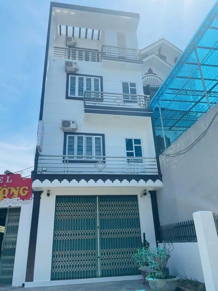 Nhà nghỉ 4 tầng tại Nam Dương, Nam Trực, 96m² - Kinh doanh ổn định ngay!