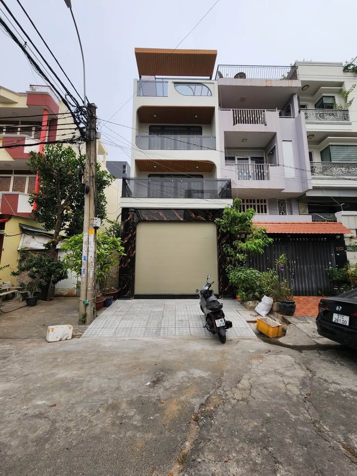 Nhà mặt tiền Tên Lửa, Bình Tân 95m² giá 15.7 tỷ - Sẵn sàng vào ở với thang máy!