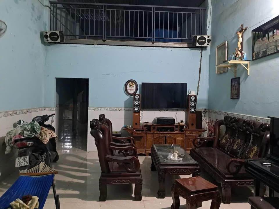 Bán gấp FrontHouse Kênh Trung Ương Bình Tân 151m² - Giá chỉ 3.1 tỷ!