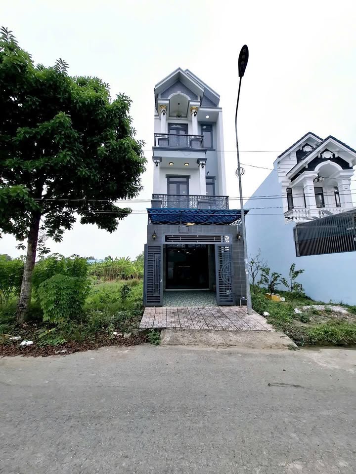 Nhà phố Long Thượng 92m² giá 3.55 tỷ - Sổ hồng hoàn công sẵn!