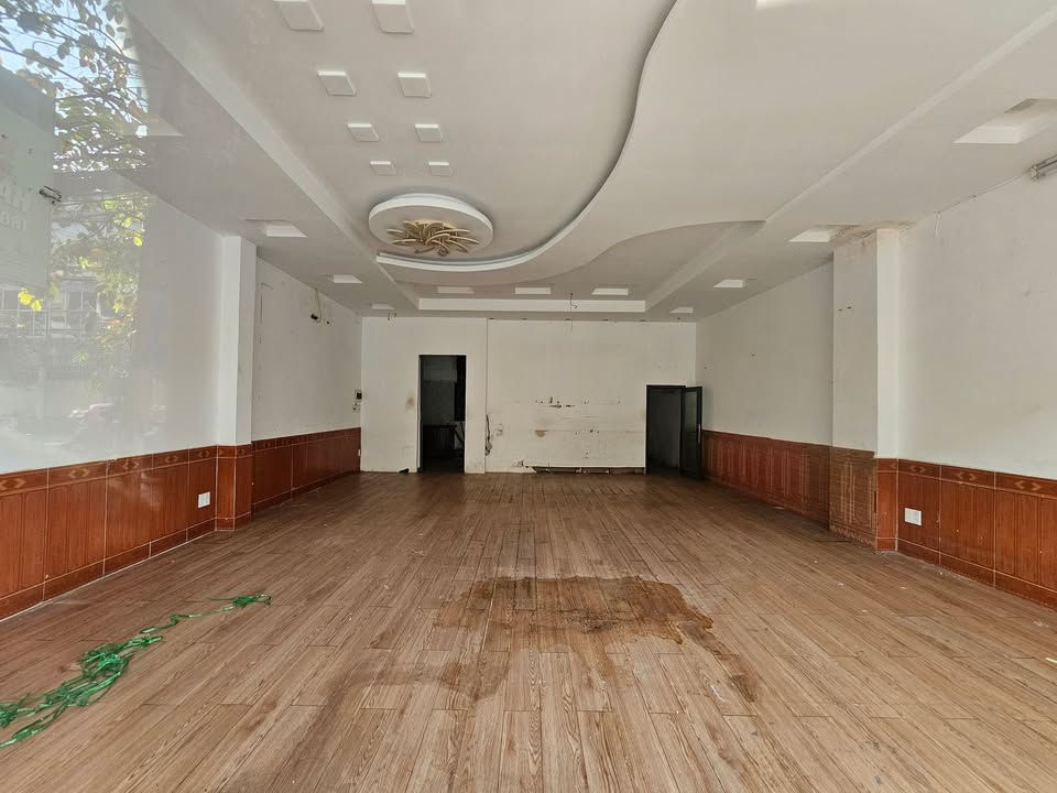 Nhà 3 tầng mặt tiền Trần Cao Vân, Đà Nẵng 90m² - Phù hợp kinh doanh ngay trung tâm!