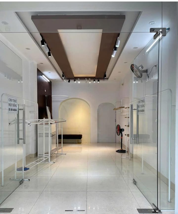 Mặt bằng cho thuê tại Phan Châu Trinh, Đà Nẵng 36m² - Giá chỉ 7 triệu/tháng, thuận tiện kinh doanh!