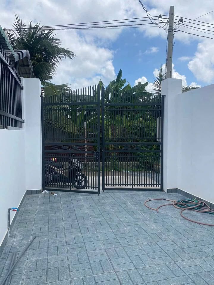 Nhà phố Thạnh Hội, Tân Uyên 92m² giá 1 tỷ - Thiết kế hiện đại, sẵn sàng ở ngay!