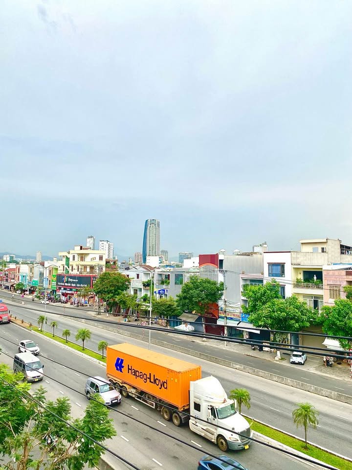 Bán gấp FrontHouse mặt tiền Ngô Quyền, Sơn Trà 119m² chỉ 9.3 tỷ - Đầu tư lý tưởng!