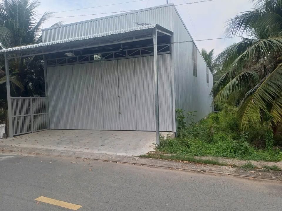 Warehouse mặt tiền đường 30/4, Châu Thành, Bến Tre 192m² - Sổ hồng chính chủ, giá tốt!