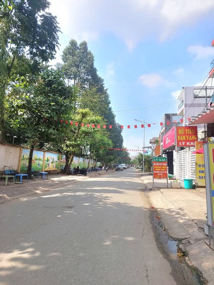 Đất nền Lê Văn Thịnh Quận 2 110m² giá 11.3 tỷ - Cơ hội đầu tư hấp dẫn!