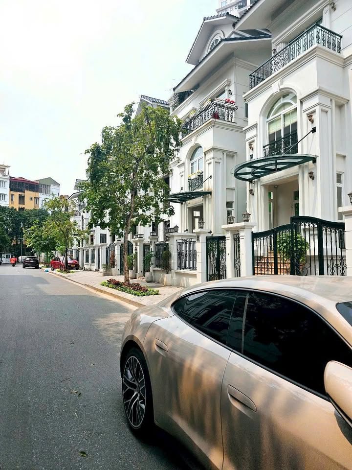 Biệt thự đơn lập Tây Hồ 135m² giá thương lượng - An ninh tuyệt đối!