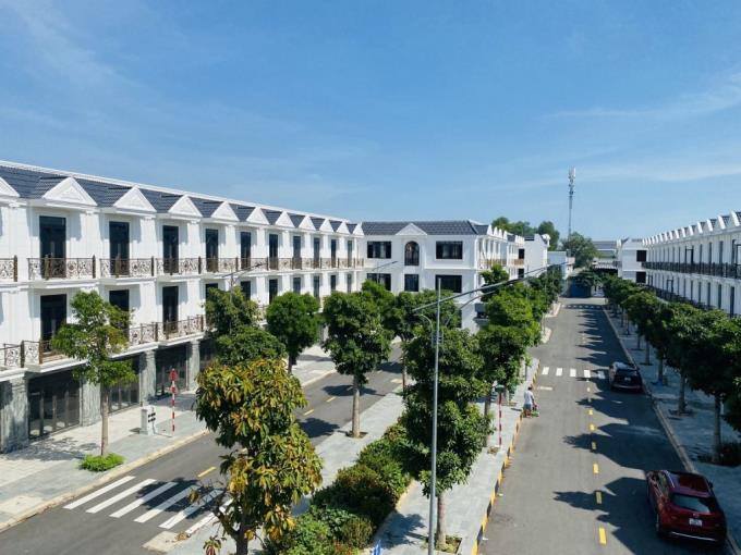 Nhà phố Đông Hưng Residen Dĩ An 76m² giá 6.7 tỷ - An ninh 24/24!