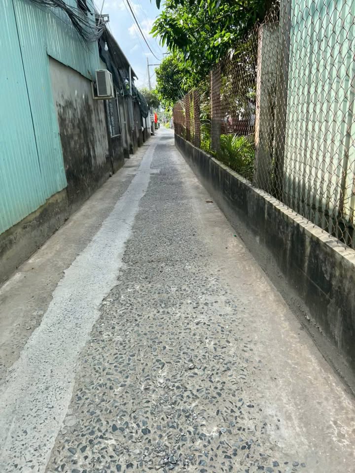 Đất nền Bình Phú Bến Tre 320m² giá 2.5 tỷ - Sổ đỏ chính chủ, gần đường lớn!