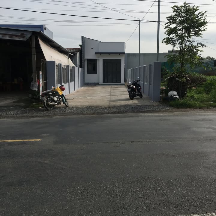 Nhà mới xây 186m² tại phường Phú Tân, Bến Tre - Giá 2.25 tỷ, chính chủ bán gấp!