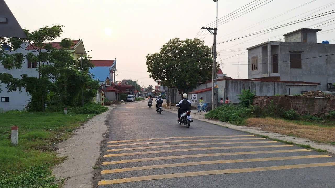 Đất nền Giao Thuỷ 137.5m² giá 2.1 tỷ - Vị trí kinh doanh thuận lợi!