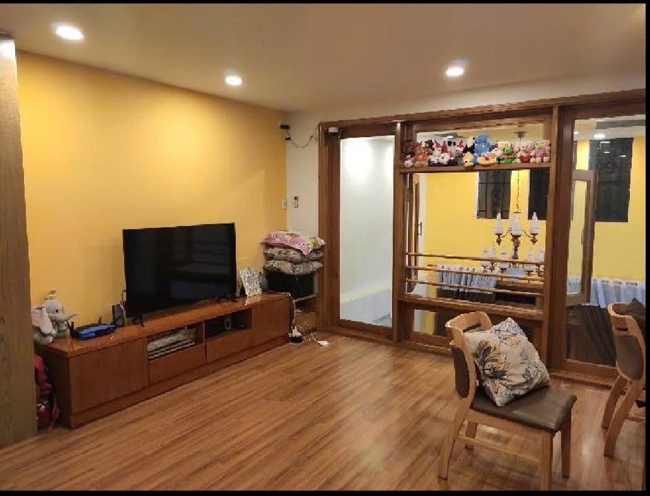 Nhà bán Tân Bình 44.8m² giá 9.9 tỷ - Chính chủ, hẻm xe hơi vào tận nhà!