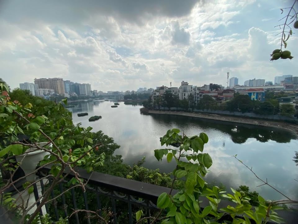 Bán FrontHouse mặt phố Mai Anh Tuấn 43m² giá 18.3 tỷ - Kinh doanh sầm uất!