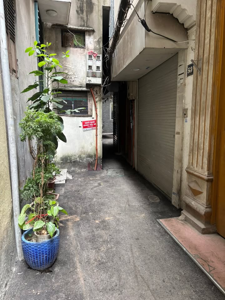 Nhà phố Ngô Sĩ Liên, Đống Đa 40m² giá 1 tỷ - Vị trí đắc địa, cho thuê tốt!