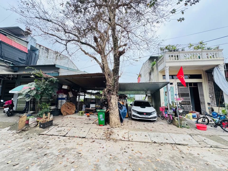 Đất làm nhà vườn Bát Xát 120m² giá 2.65 tỷ - Vị trí đắc địa gần hồ!