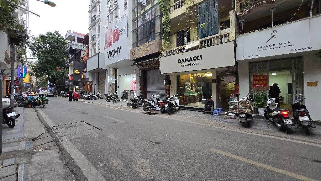 Nhà mặt phố Bùi Thị Xuân 29m² giá 19 tỷ - Kinh doanh sầm uất ngay trung tâm Hai Bà Trưng!