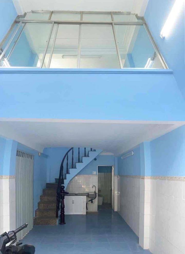 Nhà cho thuê hẻm Cách Mạng Tháng Tám, Quận 3, 29m² - Phù hợp gia đình và nhóm bạn!