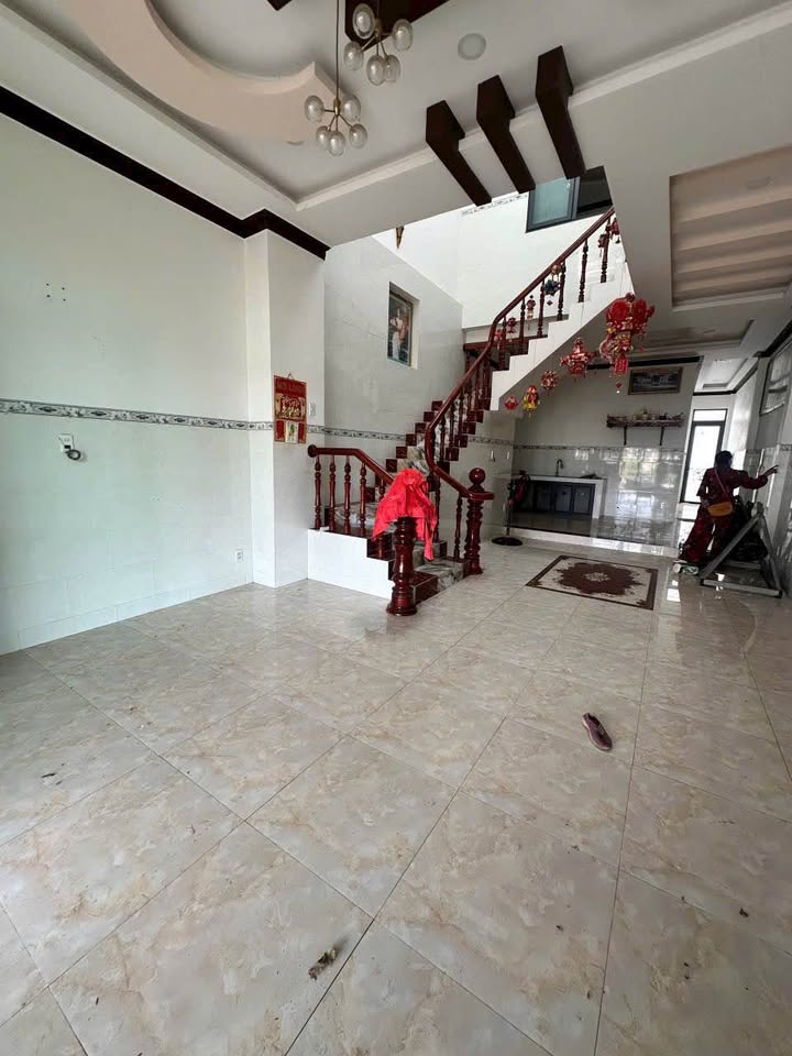 Nhà mặt tiền QL 1A, Bến Lội Lại An, 100m² giá 4 tỷ - Thiết kế hiện đại, kinh doanh đa ngành nghề!