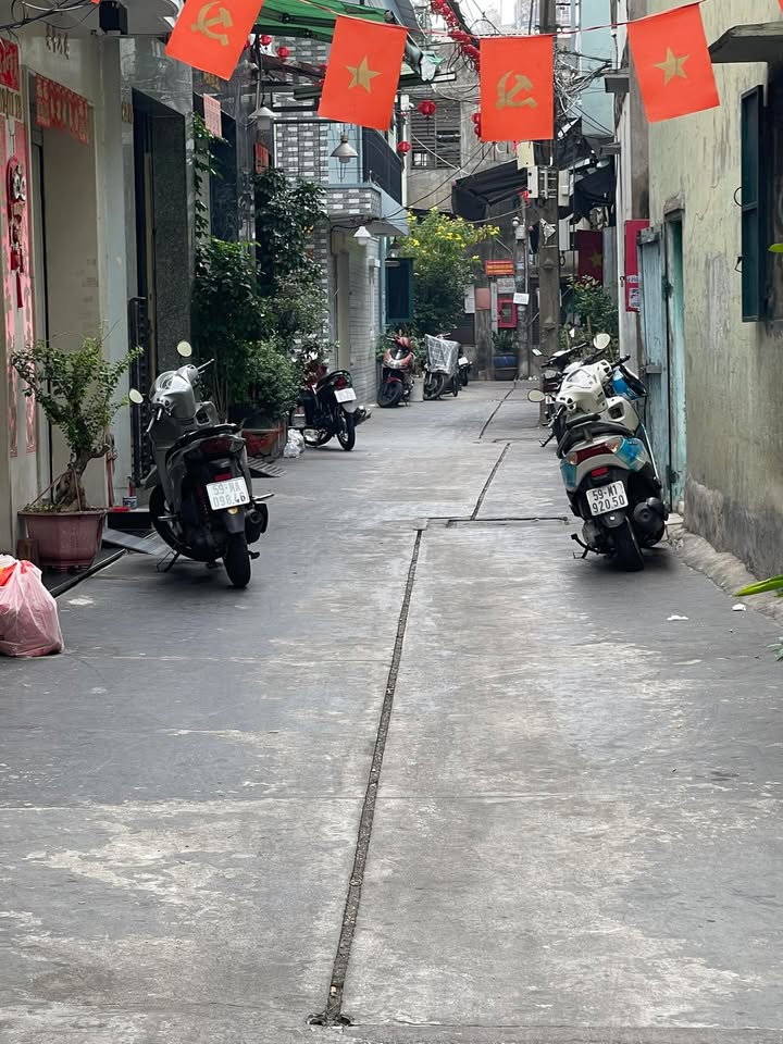 Nhà phố Xóm Đất Q11 30m² giá 7.5 tỷ - Chính chủ, sổ hồng