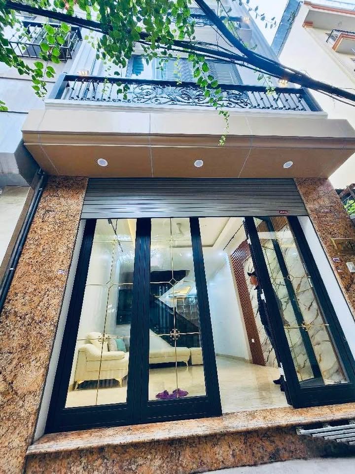 Nhà riêng Trần Quốc Vượng, Cầu Giấy 40m² giá 8 tỷ - Ngõ rộng, gần phố!