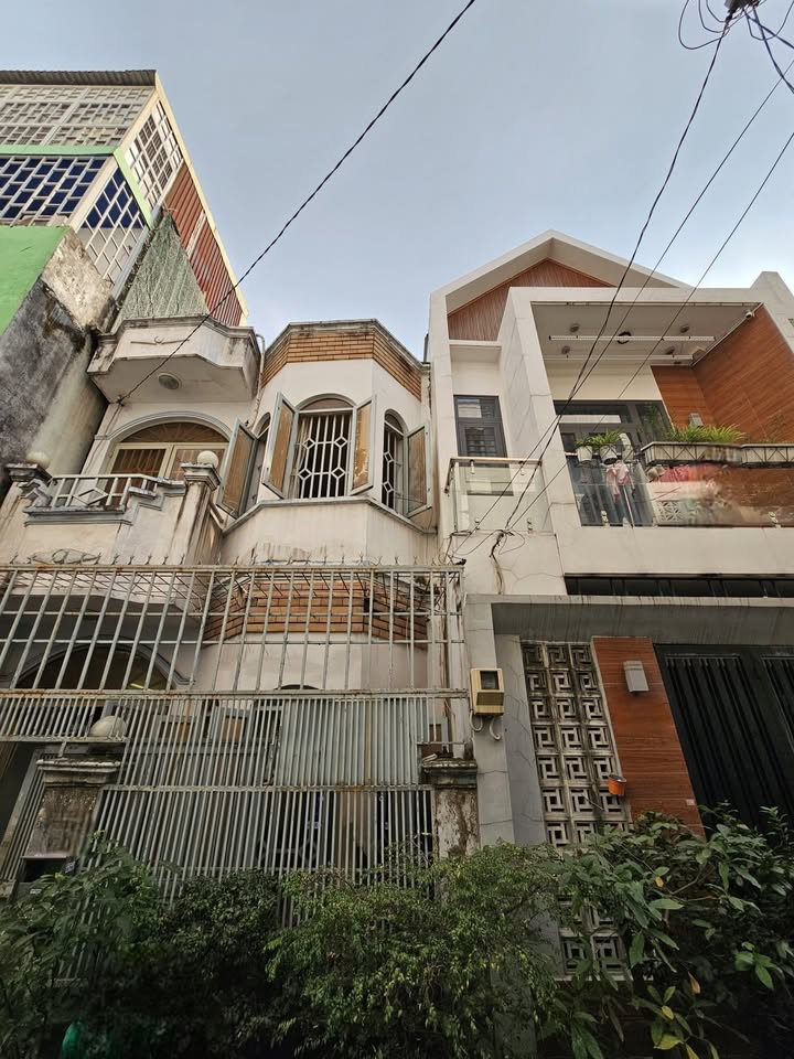 Nhà Gò Vấp 43m² giá 5.9 tỷ - Hẻm ô tô vào tận nhà!