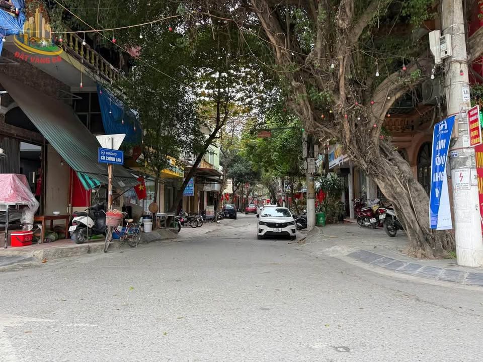 Nhà 3 tầng Tô Vĩnh Diện, Tân Thành 301.5m² giá 9 tỷ - Đầy đủ tiện nghi, kinh doanh thuận lợi!