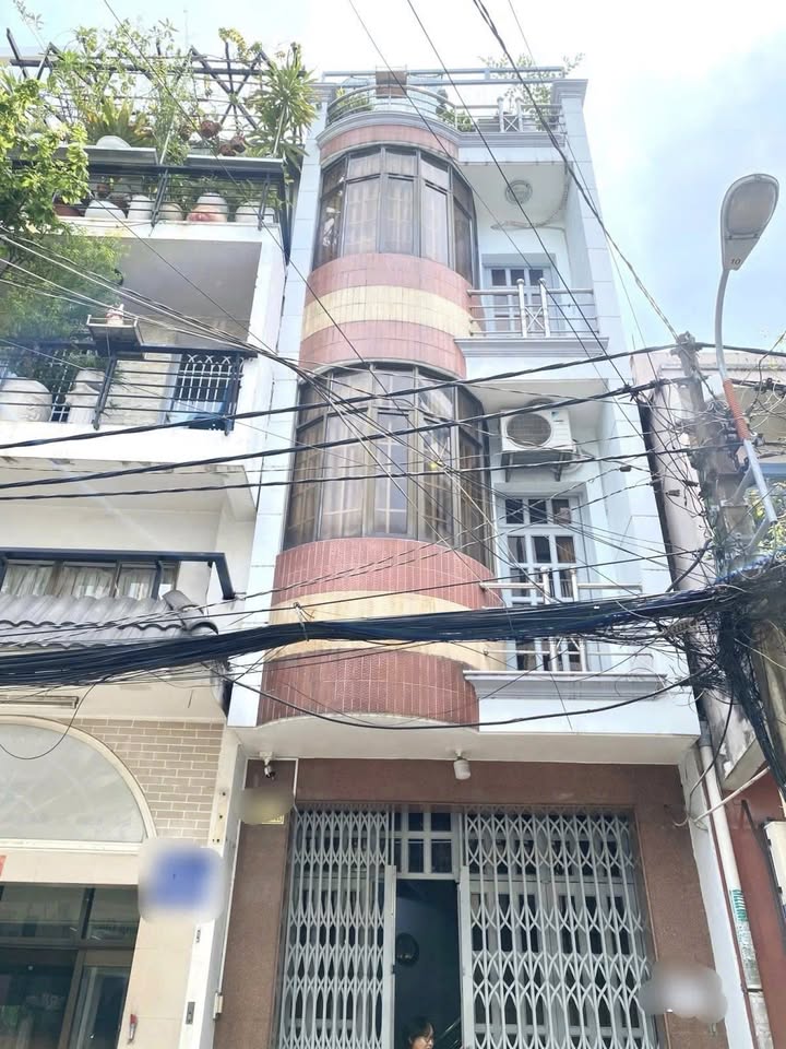 Nhà phố Quận 11, 38m² giá 8.6 tỷ - Tiềm năng kinh doanh lớn!