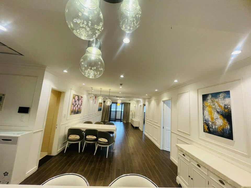 Căn hộ Nam Phúc quận 7 149,5m² giá 28 triệu - Full nội thất, sẵn sàng vào ở!