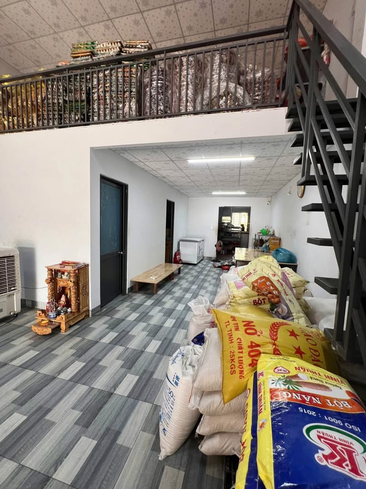 Nhà mặt tiền Nguyễn Hoàng Trảng Bom 175m² giá 4 tỷ - Cơ hội đầu tư tuyệt vời!