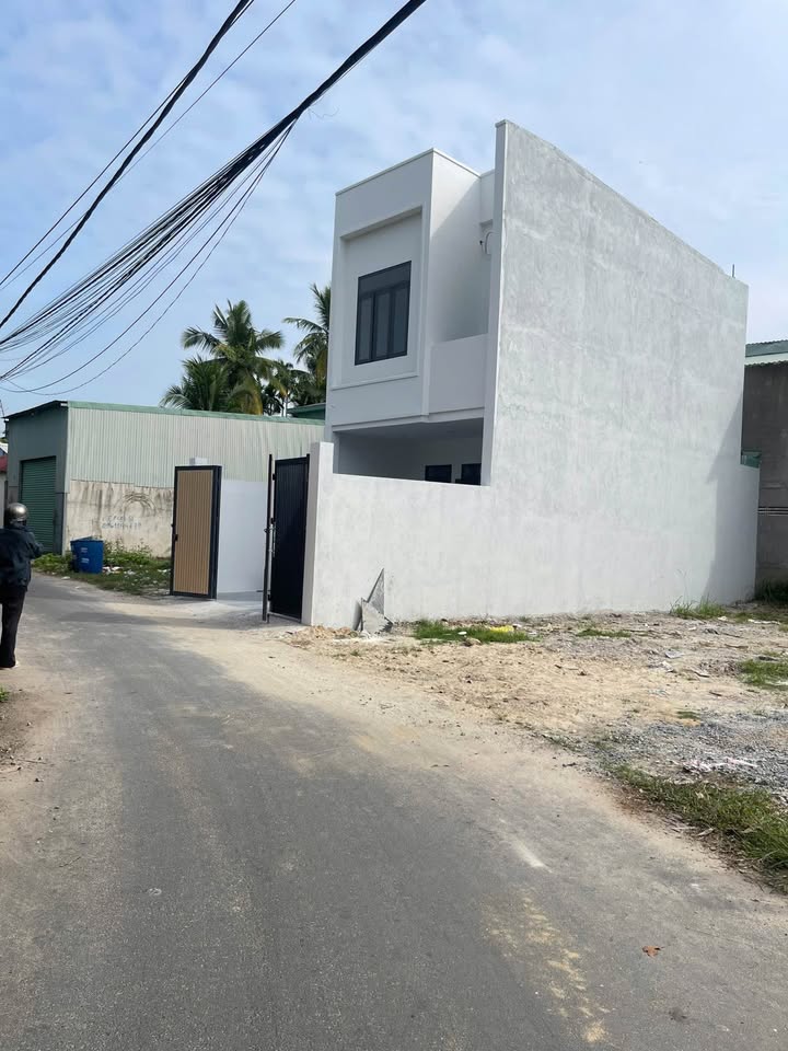 Nhà phố Chánh Hiệp, Thủ Dầu Một 67m² giá 2.38 tỷ - Sân ô tô đẹp, vào ở ngay!