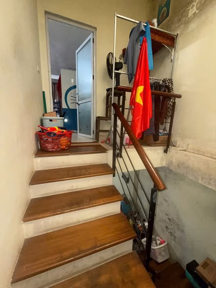 Nhà riêng 364 Giải Phóng, 50m² giá 2.3 tỷ - Mặt tiền rộng, ô tô đỗ cổng!