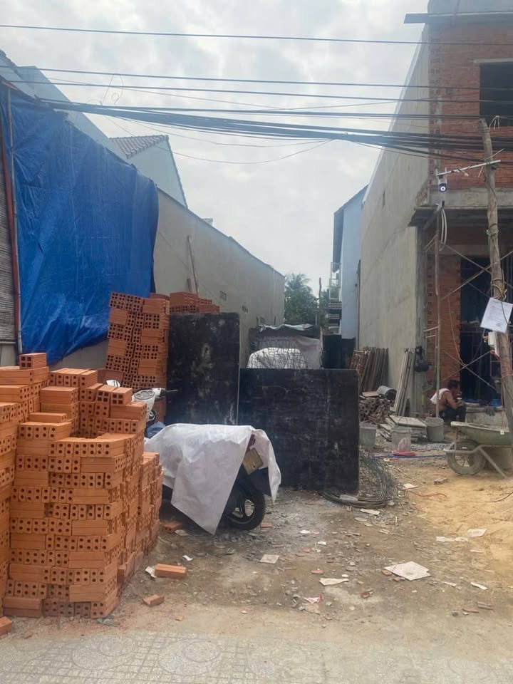 Đất Lái Thiêu 92m² giá 3.8 tỷ - Sổ đỏ chính chủ, xây dựng tự do!