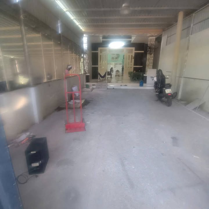 Nhà cho thuê Hẻm 385 Lê Hồng Phong, Thủ Dầu Một 210m² giá 7.5 triệu - Phù hợp ở và kinh doanh!