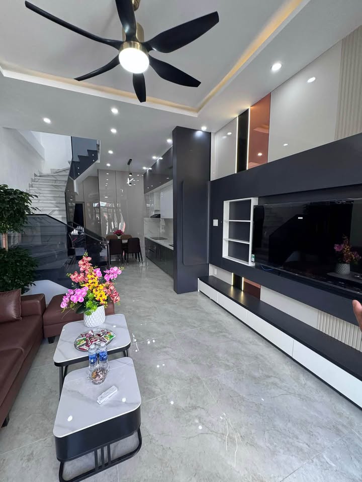 Nhà 2 tầng kiên cố tại Kiệt 113 Hoàng Văn Thái, 72m² - Full nội thất, vào ở ngay!