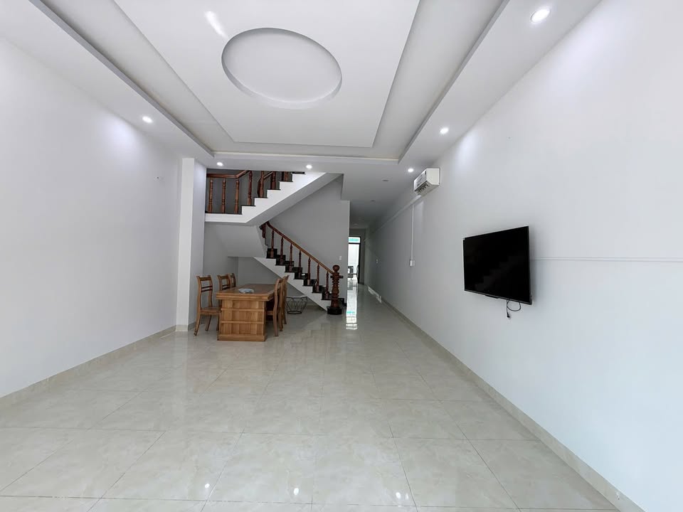 Nhà phố KDC Richland Hiệp Phước 5PN cho thuê 25 triệu - Full nội thất hiện đại!