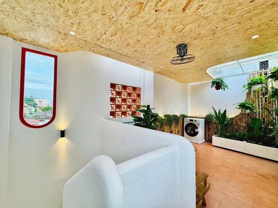 Nhà 3 tầng Bình Thạnh 42m² giá 5 tỷ - Thiết kế hiện đại, sân vườn riêng!