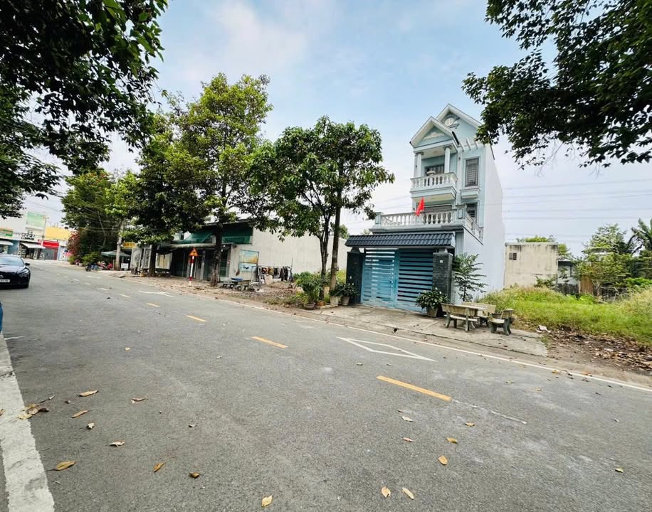 Đất thổ cư phường Phú Chánh, Tân Uyên 150m² giá 3.05 tỷ - Đối diện công viên, vị trí đẹp!