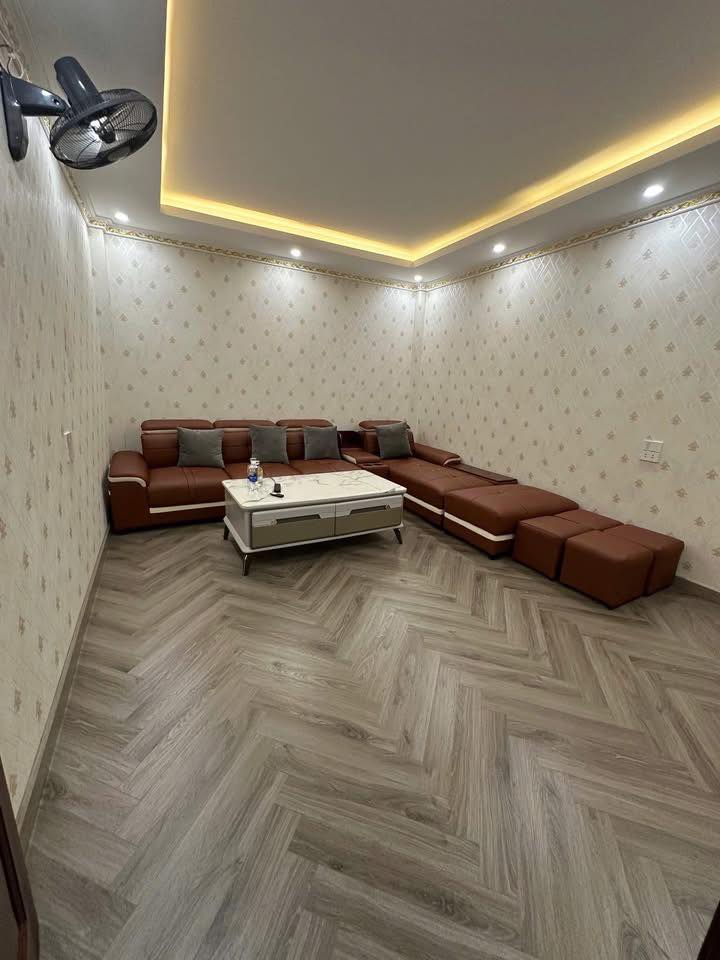 Nhà cho thuê KĐT Văn Phú Hà Đông 90m² - Full thang máy, thuận tiện ở ngay!