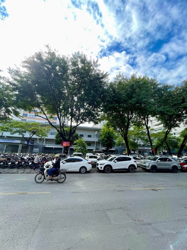 Nhà mặt phố Phương Mai 28m² giá 3 tỷ - Thiết kế đẹp, tiện nghi đầy đủ!