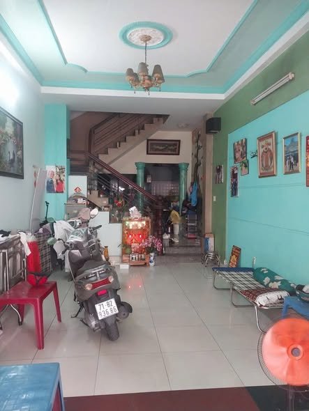 Nhà mặt tiền Lê Lư Tân Phú 64m² giá 10 tỷ - Vị trí đẹp, tiện ích đầy đủ!