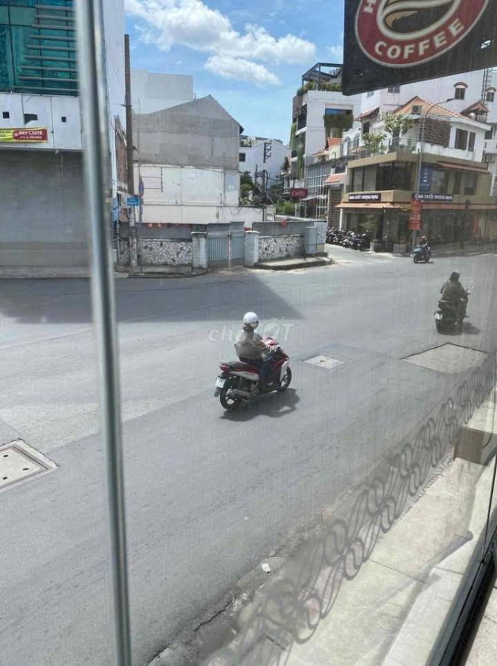 Nhà phố Hoàng Việt, quận Tân Bình 88m² giá 20.5 tỷ - Đầu tư sinh lời ngay!